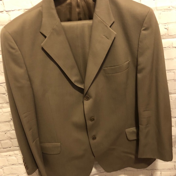 Men’s 2 pace suit size 48 Bellisimo
